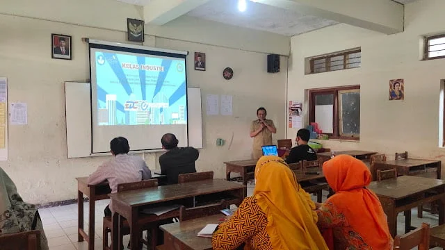 kelas industri digital merketing di SMK Batik Sakti 1 Kebumen